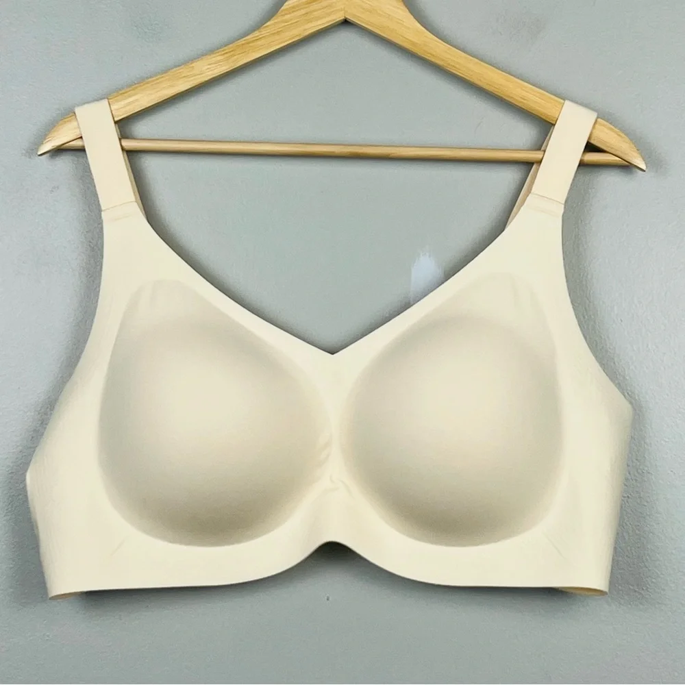 Comfelie ivory molded soft cup adjustable strap bra, 3XL.